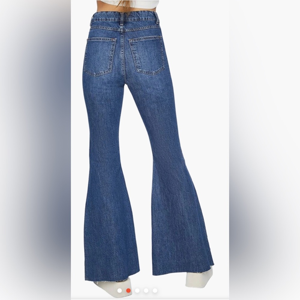 FOREVER 21
Medium Blue Embroidered Floral Flare Jeans Size 26 - Picture 2 of 8